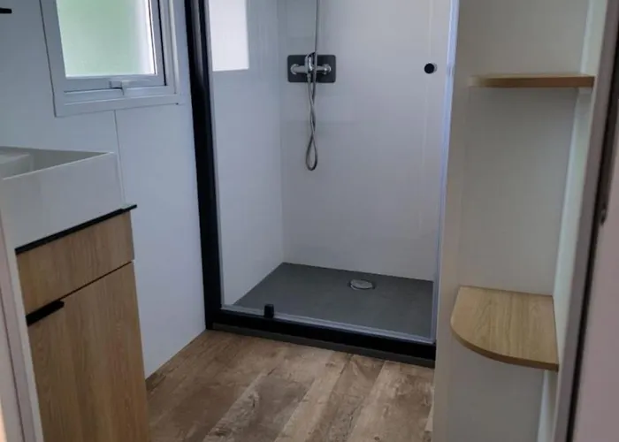 Mobil Celeste 6-8 Personnes *